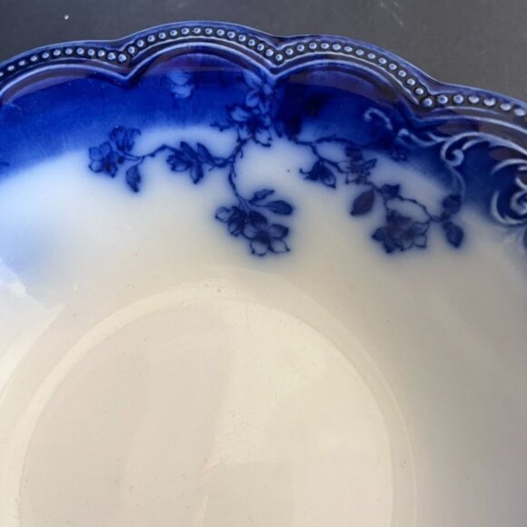 Johnson Brothers St. Louis Blue Flow 9" Scalloped Porcelain Vegetable Bowl - Picture 3 of 7